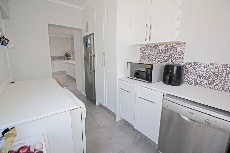 4 Bedroom Property for Sale in Myburgh Park Western Cape